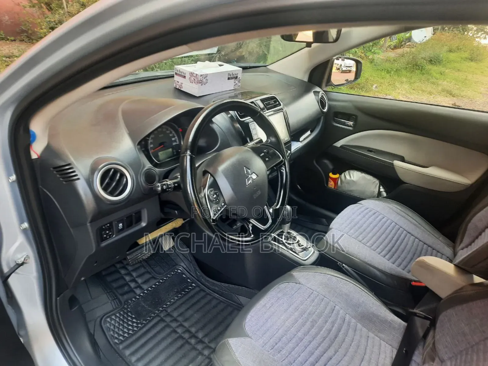 Mitsubishi Attrage 2021 Silver