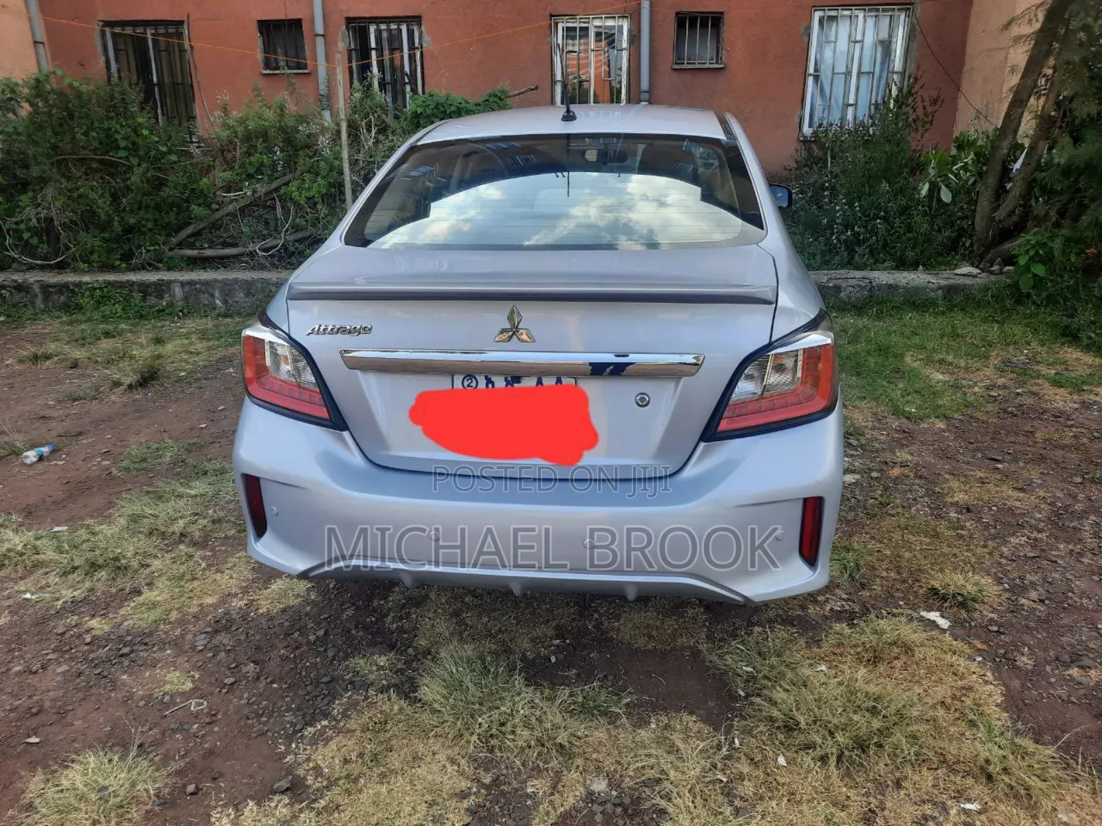 Mitsubishi Attrage 2021 Silver