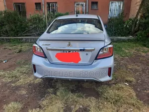 Mitsubishi Attrage 2021 Silver