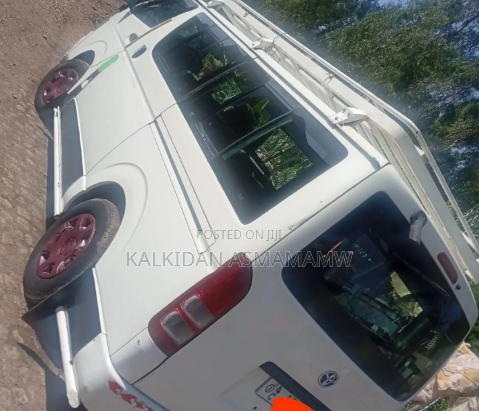 Toyota HiAce 2007 White