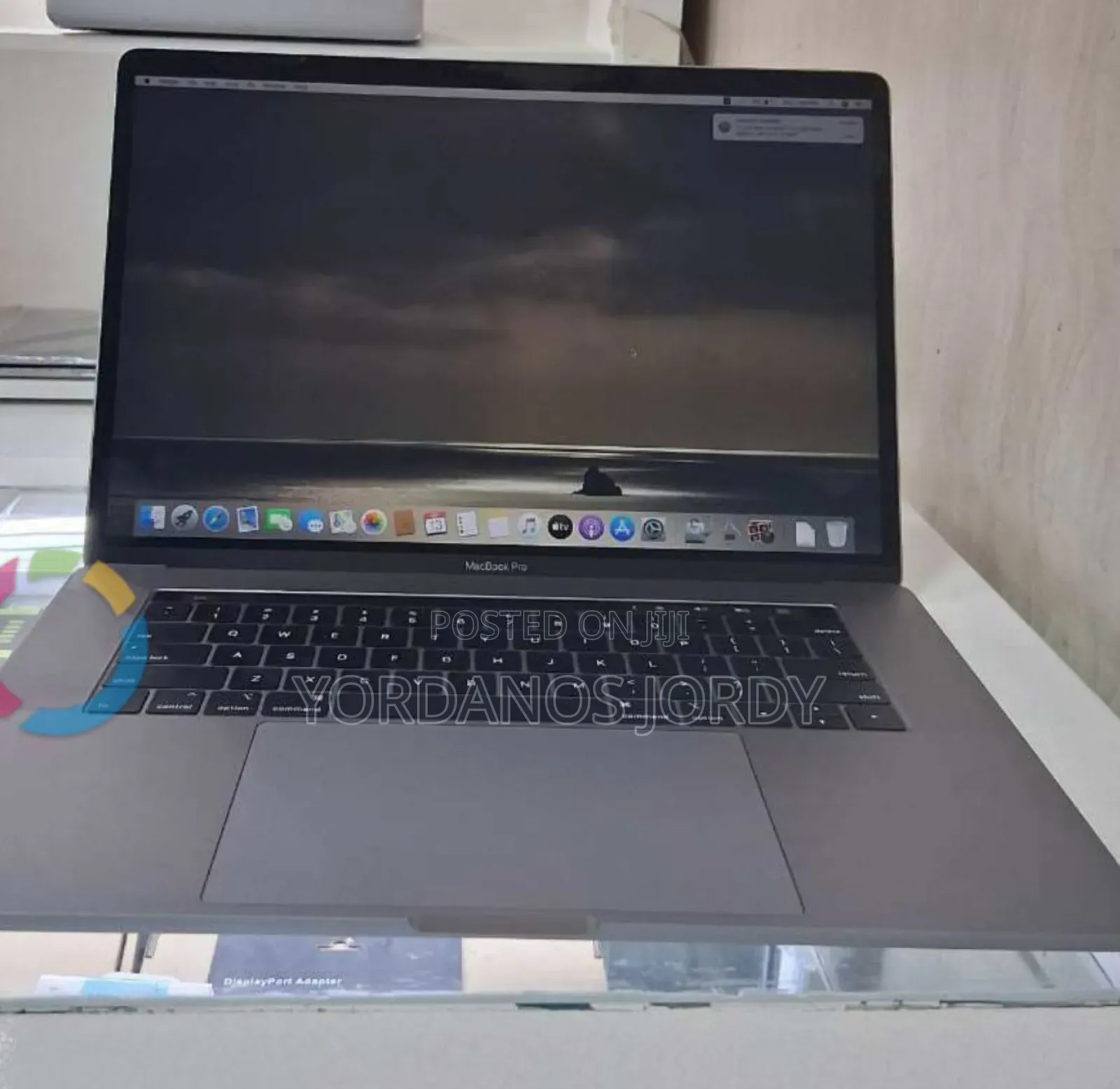New Laptop Apple MacBook Pro 2019 32GB Intel Core I9 SSD 512GB
