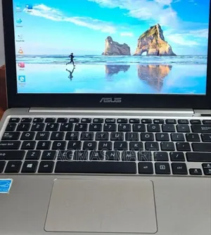 New Laptop Asus 1015E 2GB Intel Core 2 Quad SSD 32GB