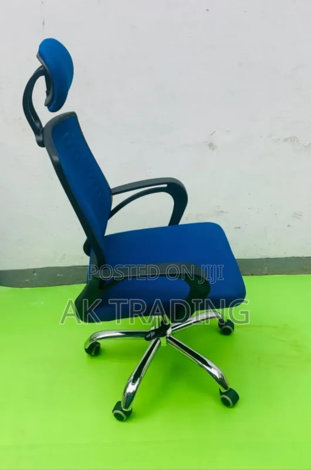 Full Colored Staff and Office Chair