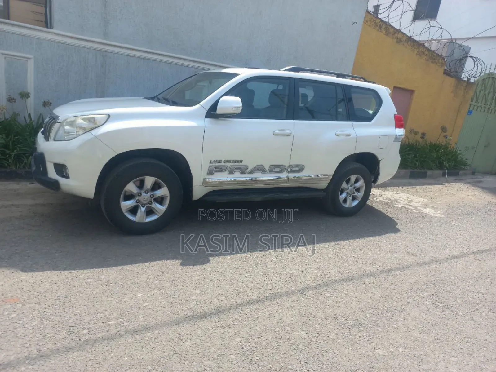 Toyota Land Cruiser Prado 2.7 i 2011 White