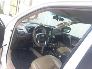 Toyota Land Cruiser Prado 2.7 i 2011 White