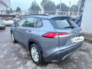 Toyota Corolla Cross Hybrid 2023 Blue
