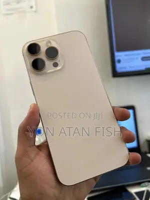 Photo - Apple iPhone 16 Pro Max 256 GB Gold