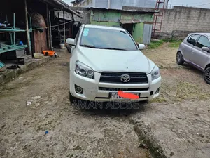 Toyota RAV4 2009 White