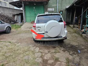 Toyota RAV4 2009 White
