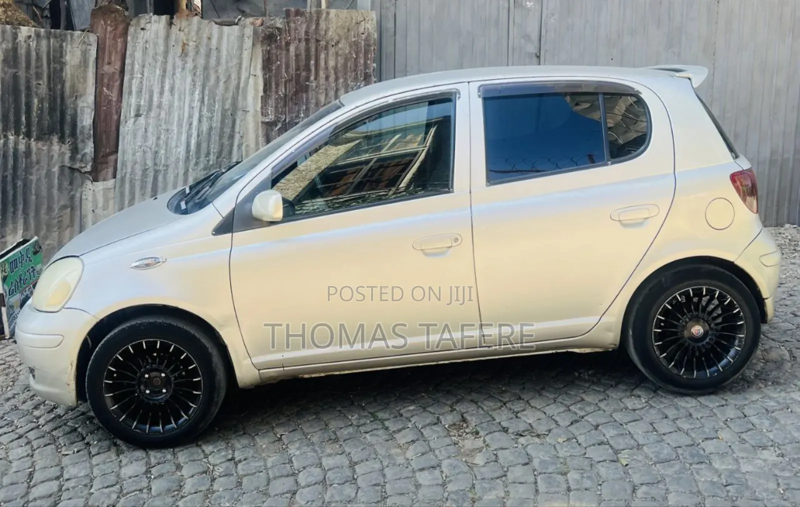 Toyota Vitz 2002 Silver