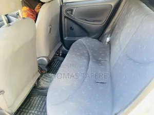 Toyota Vitz 2002 Silver