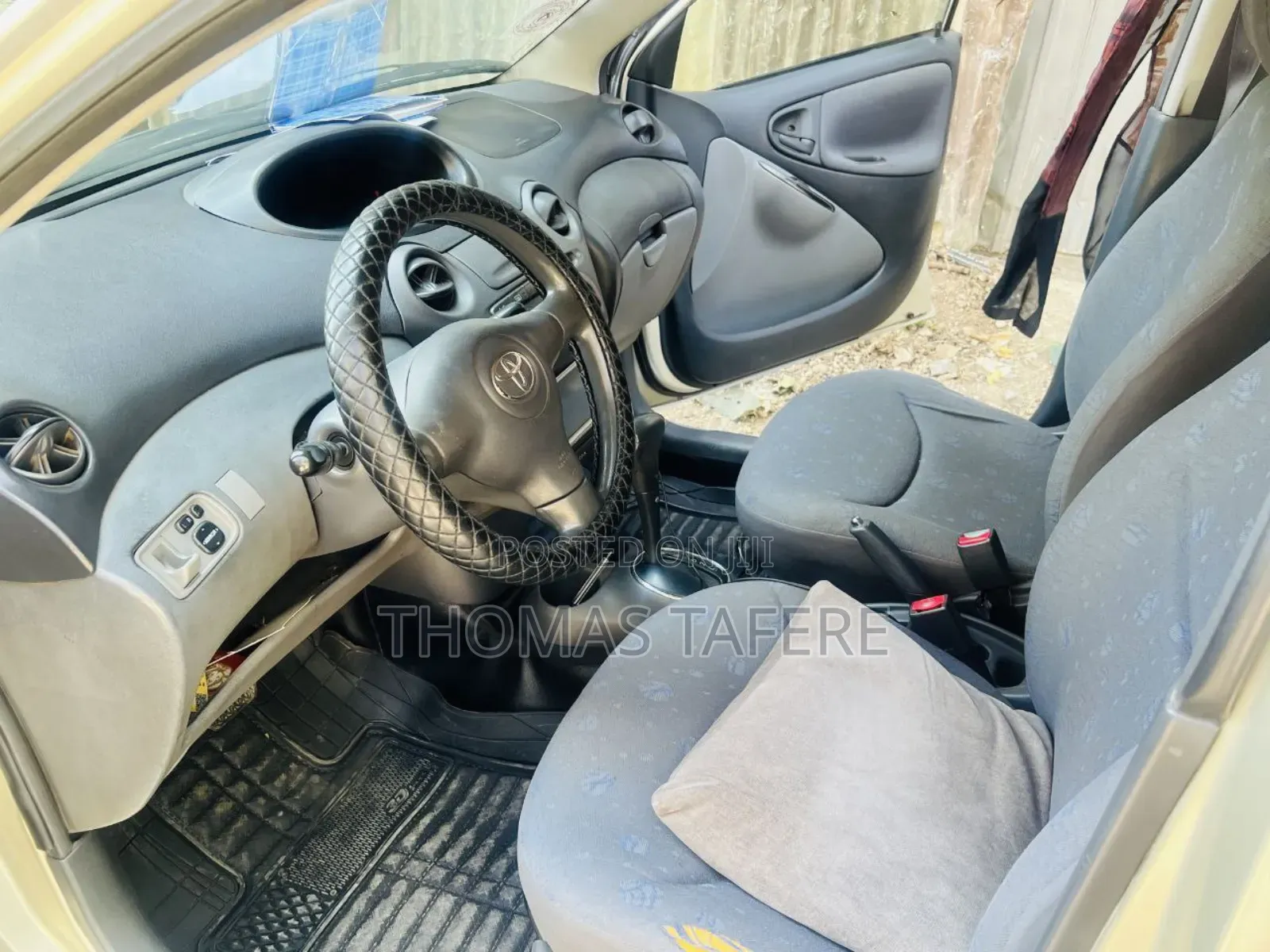 Toyota Vitz 2002 Silver