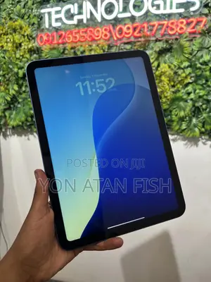 Photo - New Apple iPad (2022) 64 GB Blue
