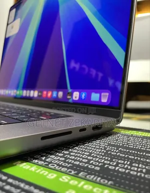 New Laptop Apple MacBook Pro 64GB Apple M1 Max SSD 1T