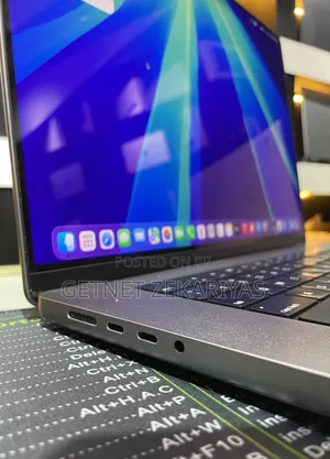 New Laptop Apple MacBook Pro 64GB Apple M1 Max SSD 1T