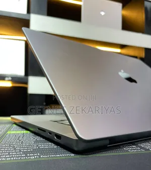 New Laptop Apple MacBook Pro 64GB Apple M1 Max SSD 1T