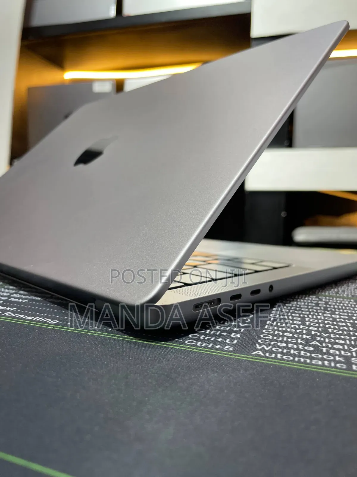 New Laptop Apple MacBook Pro M1 32GB Apple M1 Pro SSD 512GB