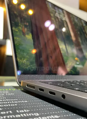 Photo - New Laptop Apple MacBook Pro 2021 M1 32GB Apple M1 SSD 512GB