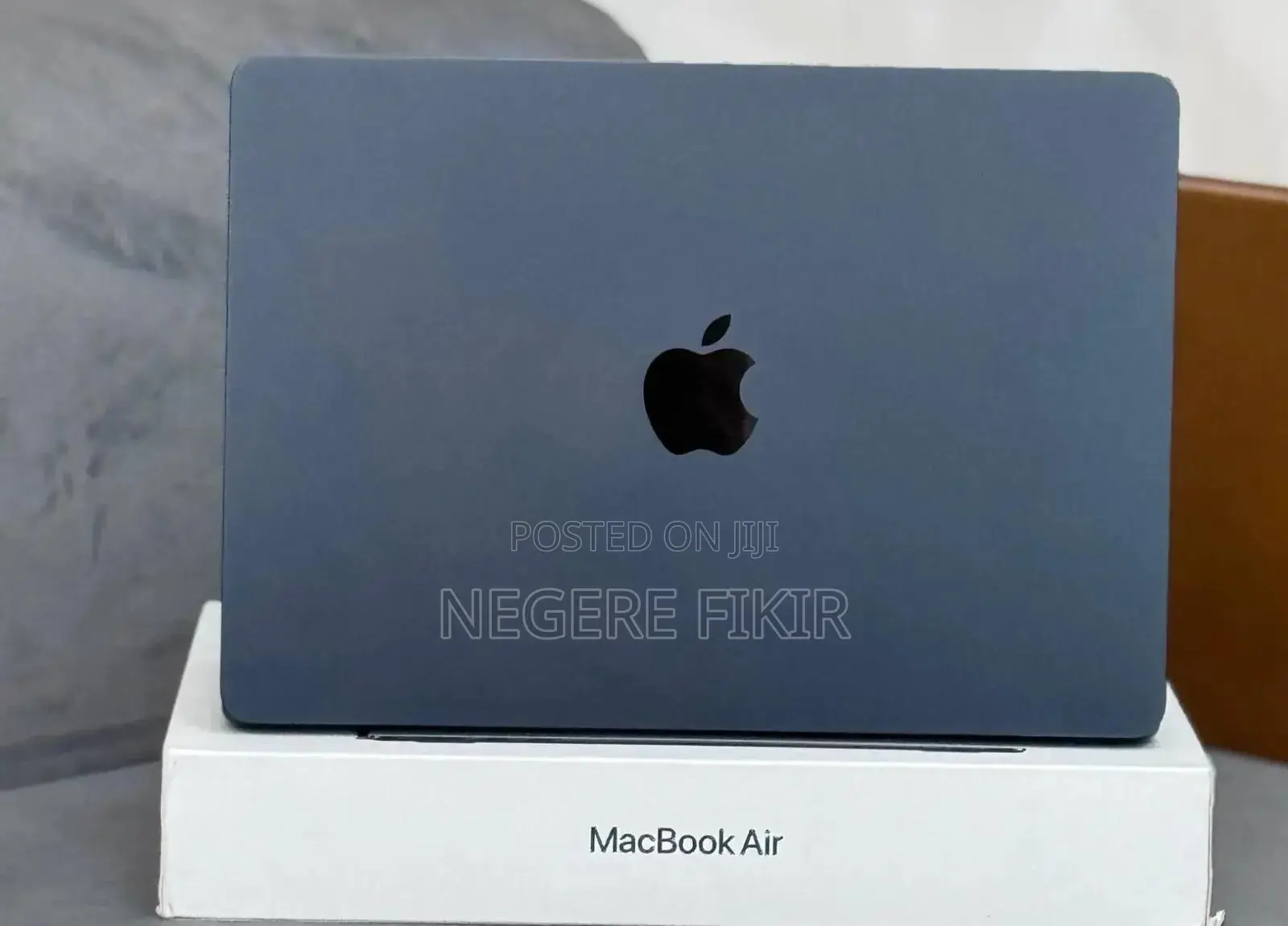 New Laptop Apple MacBook Air 2022 M2 8GB Intel Core M2 SSD 256GB