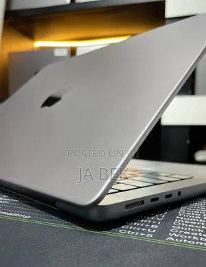 New Laptop Apple MacBook Pro M1 32GB Apple M1 Pro SSD 512GB