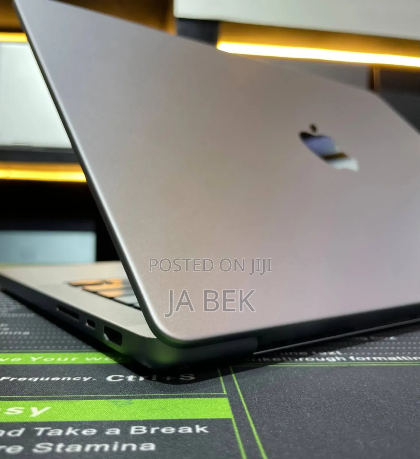 New Laptop Apple MacBook Pro M1 32GB Apple M1 Pro SSD 512GB