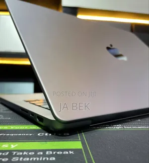 New Laptop Apple MacBook Pro M1 32GB Apple M1 Pro SSD 512GB