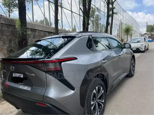 Photo - Toyota bZ4X 2023 Gray