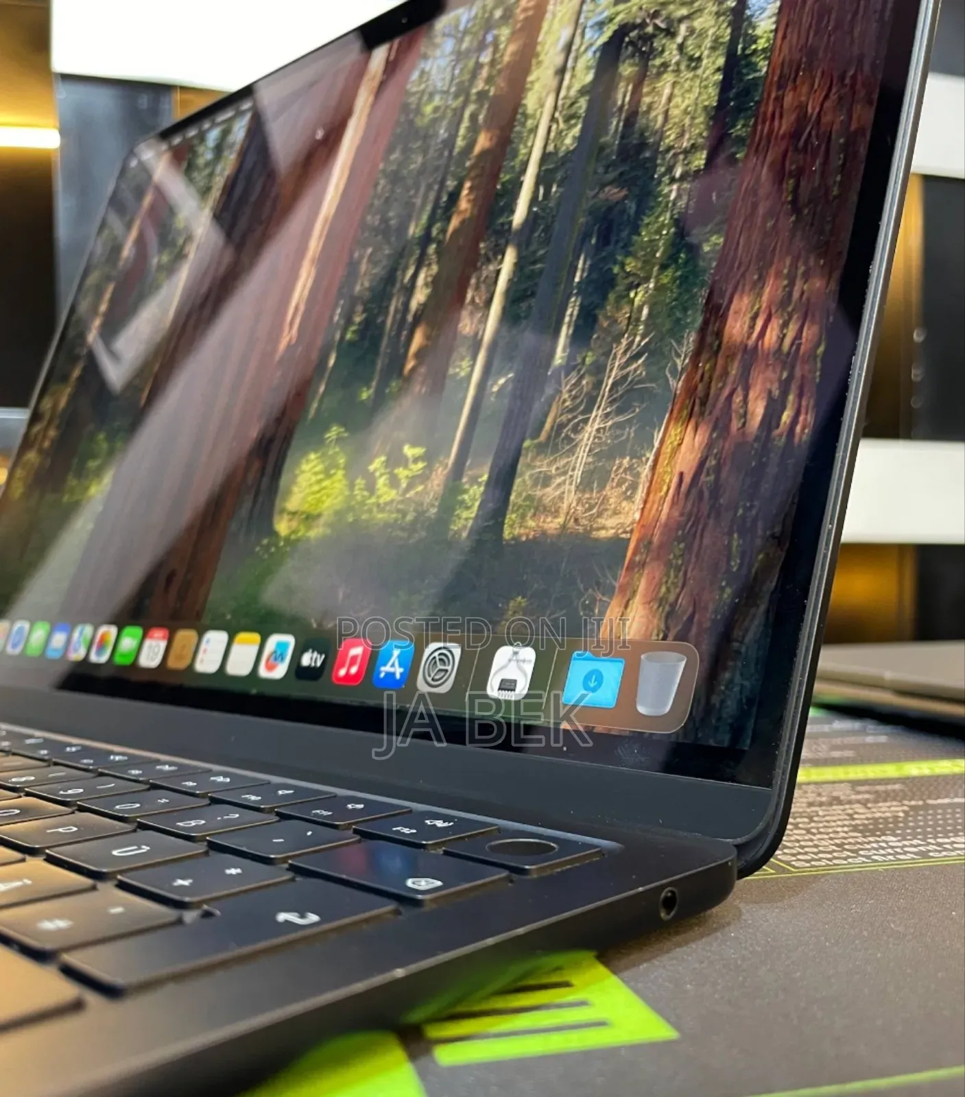 New Laptop Apple MacBook Air 2022 M2 24GB Apple M2 SSD 1T