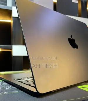 New Laptop Apple MacBook Air 2022 M2 24GB Apple M2 SSD 1T