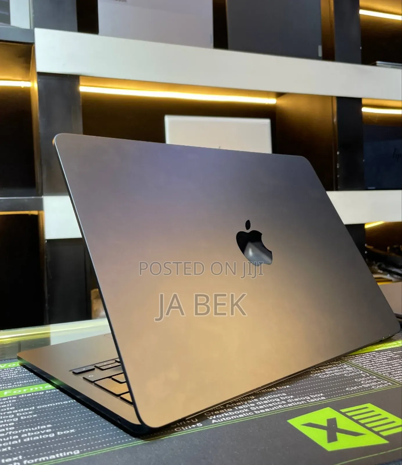 New Laptop Apple MacBook Air 2022 M2 24GB Apple M2 SSD 1T