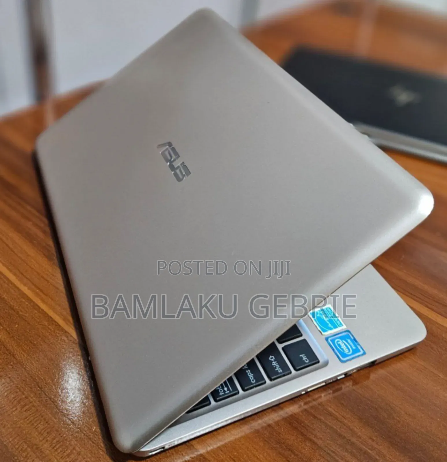 New Laptop Asus Eee PC 1015PE 2GB Intel Pentium SSD 32GB