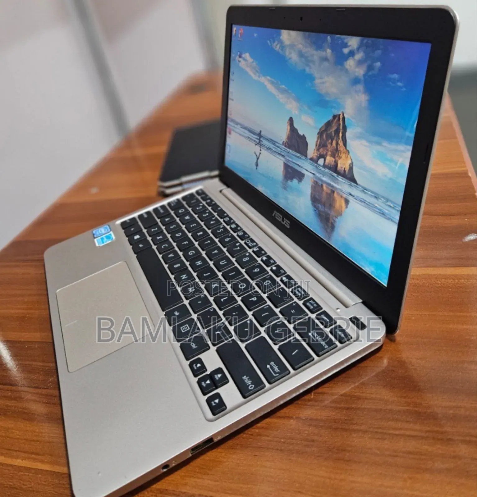 New Laptop Asus Eee PC 1015PE 2GB Intel Pentium SSD 32GB