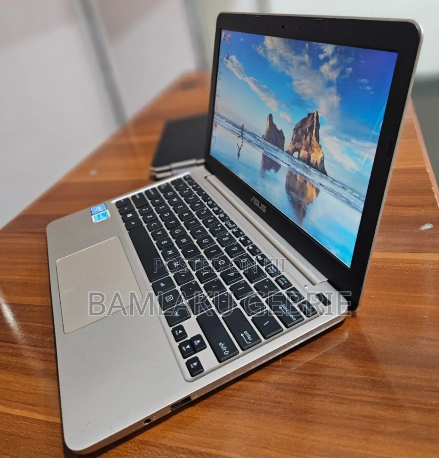 New Laptop Asus Eee PC 1015PE 2GB Intel Pentium SSD 32GB