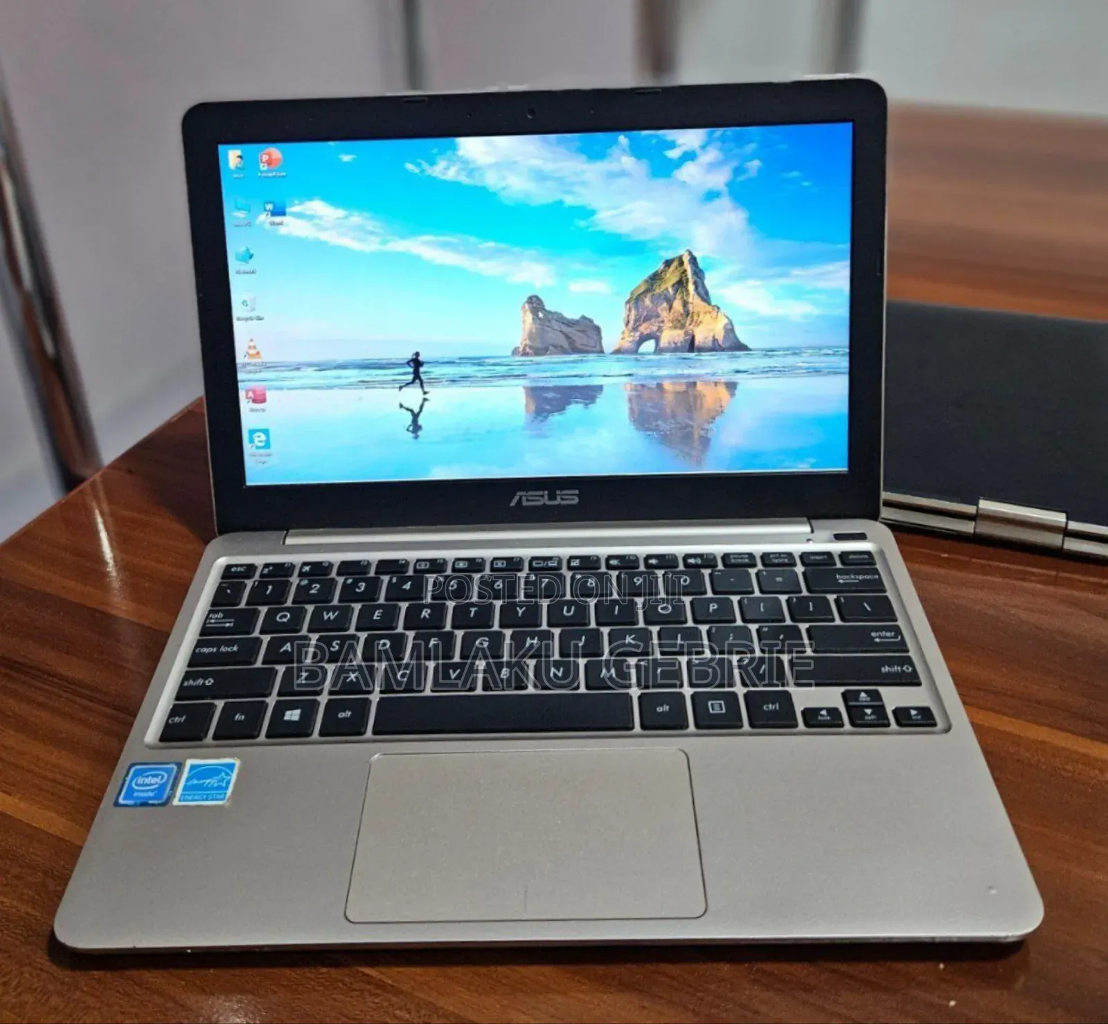 New Laptop Asus Eee PC 1015PE 2GB Intel Pentium SSD 32GB