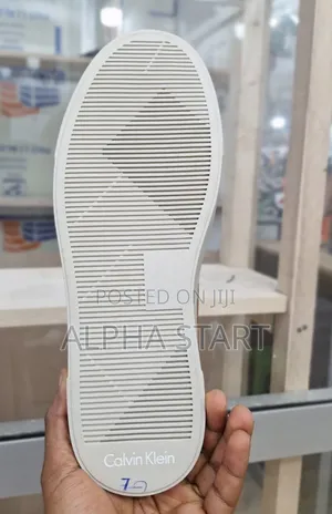 New Arrival  
  Calvin Klein 
 Made in Vietnam