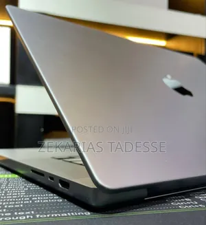 New Laptop Apple MacBook Pro M1 16GB Apple M1 SSD 1T