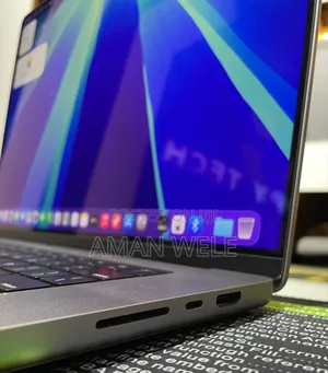 New Laptop Apple MacBook Pro M1 16GB Apple M1 Pro SSD 1T