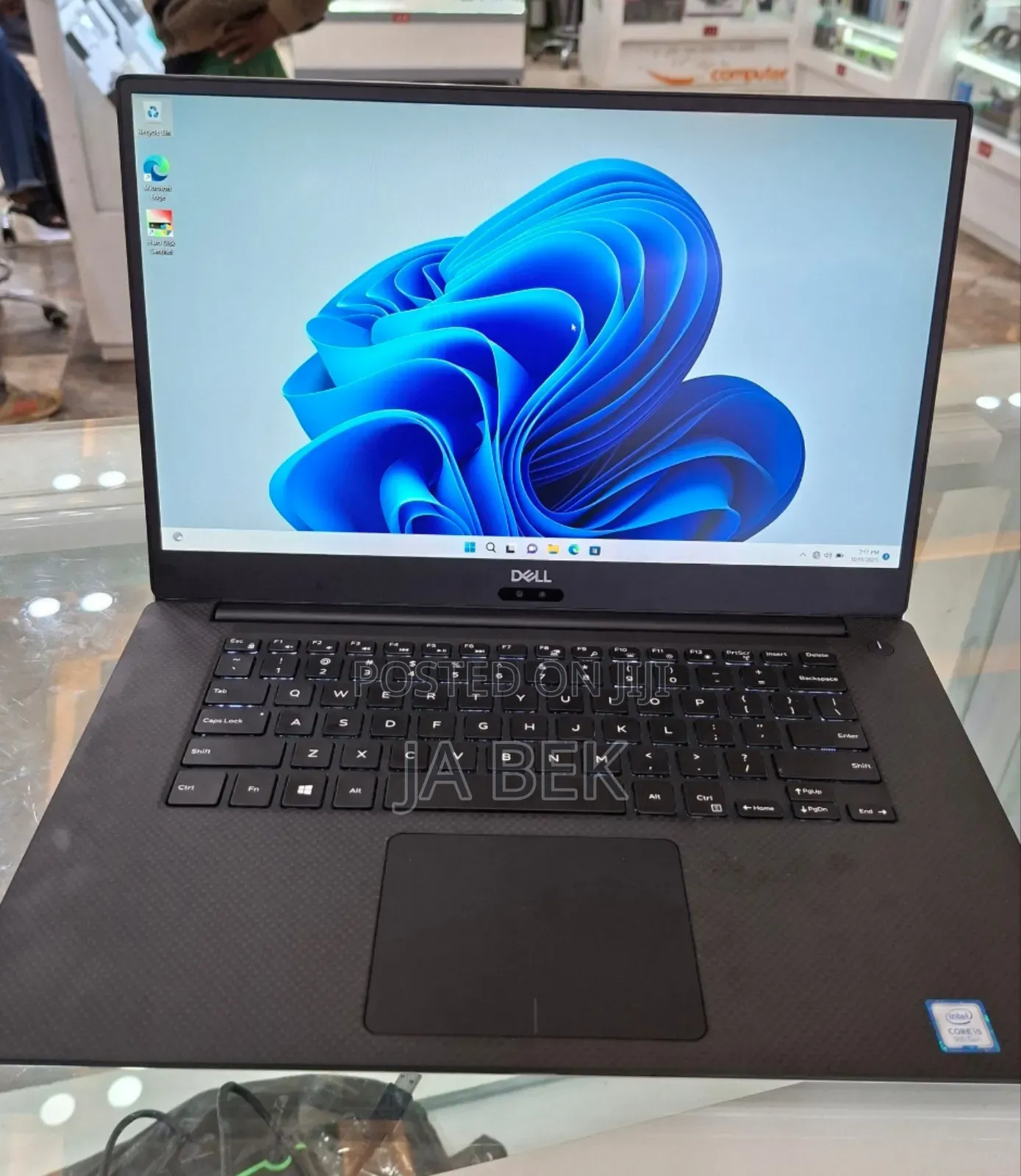 New Laptop Dell Precision 5540 16GB Intel Core I5 SSD 256GB