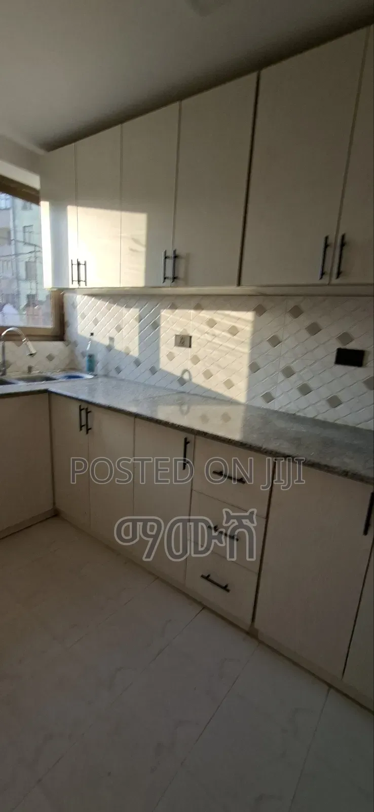 Furnished 3bdrm Condo in ቦሌ አራብሳ ኮንዶሚኒየም, Bole for sale