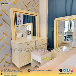 አልጋ + ድሬስንግ ቴብል