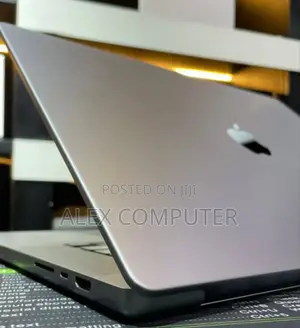 New Laptop Apple MacBook Pro M1 32GB Apple M1 Pro SSD 512GB