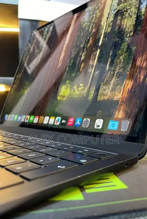 New Laptop Apple MacBook Air 2022 M2 24GB Apple M2 SSD 1T