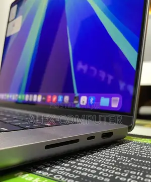 New Laptop Apple MacBook Pro 64GB Apple M1 Max SSD 1T