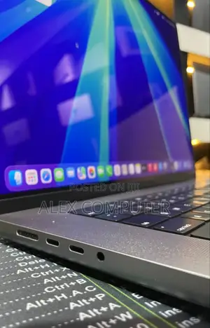 New Laptop Apple MacBook Pro 64GB Apple M1 Max SSD 1T