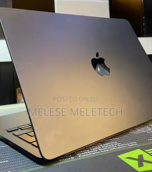 Photo - New Laptop Apple MacBook Air 2023 M2 24GB Apple M2 SSD 1T