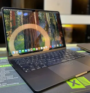 Photo - New Laptop Apple MacBook Air 2022 M2 24GB Apple M2 SSD 1T