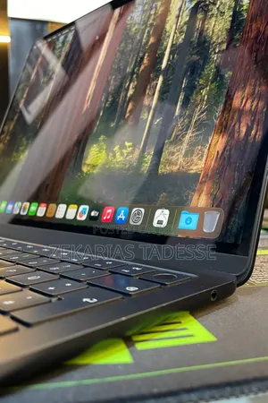 New Laptop Apple MacBook Air 2022 M2 24GB Apple M2 SSD 1T