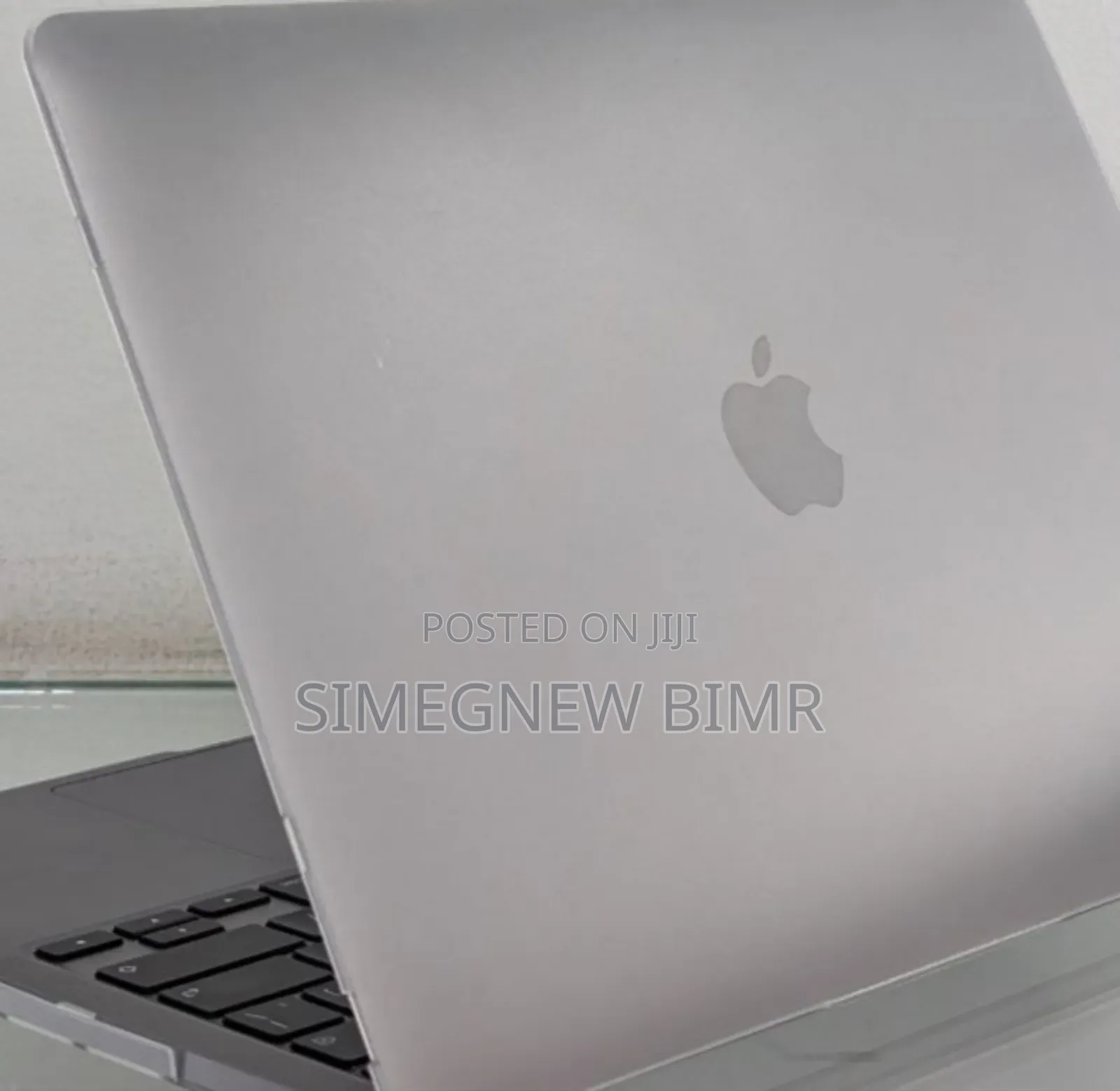 New Laptop Apple MacBook Pro 2022 M2 8GB Apple M2 SSD 256GB