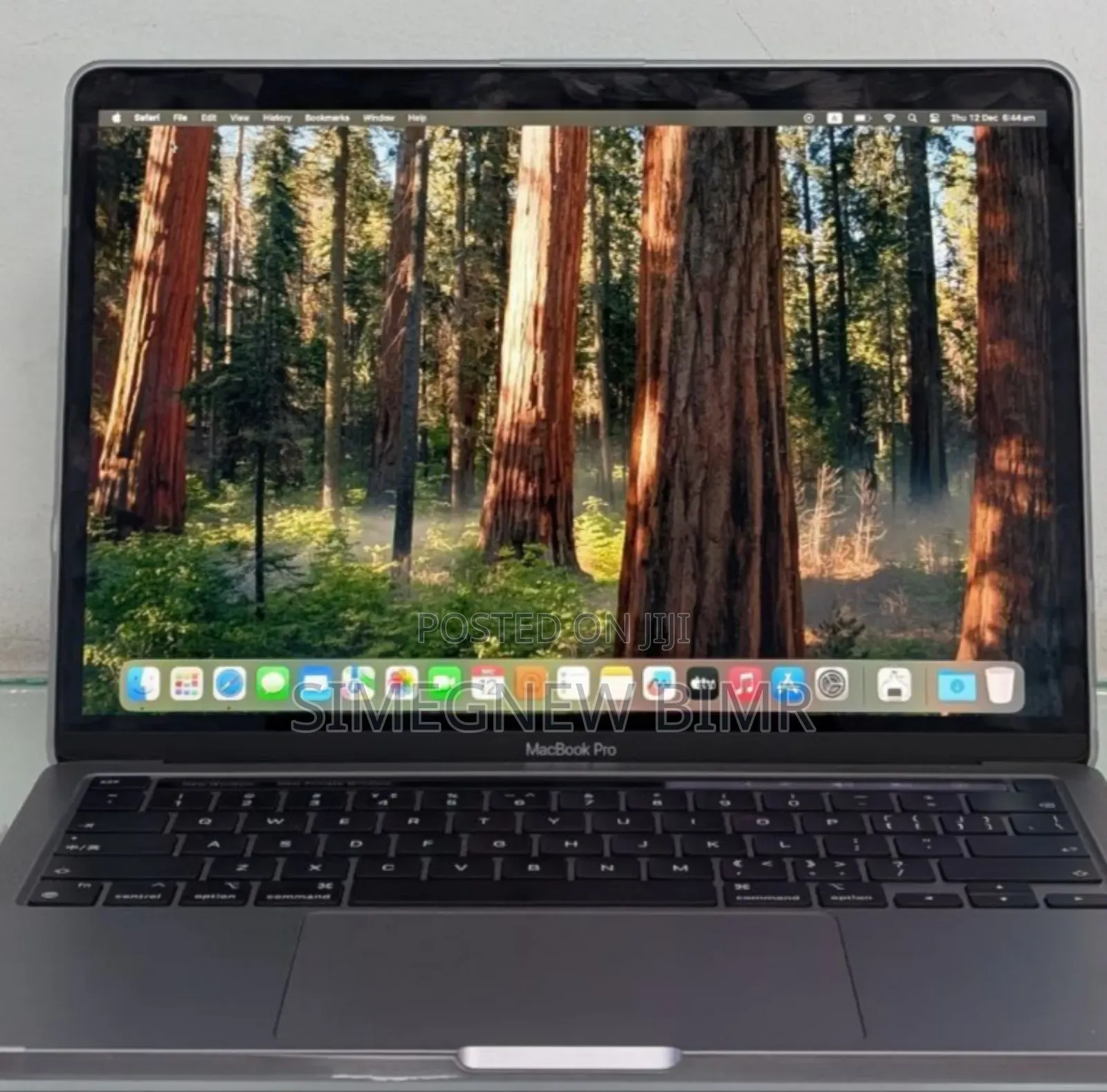 New Laptop Apple MacBook Pro 2022 M2 8GB Apple M2 SSD 256GB