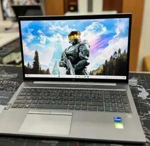 New Laptop HP ZBook Firefly G8 32GB Intel Core I7 SSD 512GB
